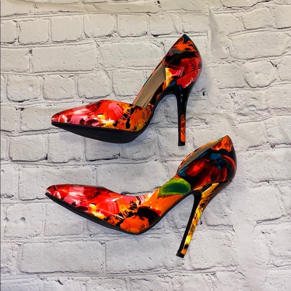 Size 8 JustFab multi-colored pumps - Picture 6 of 6